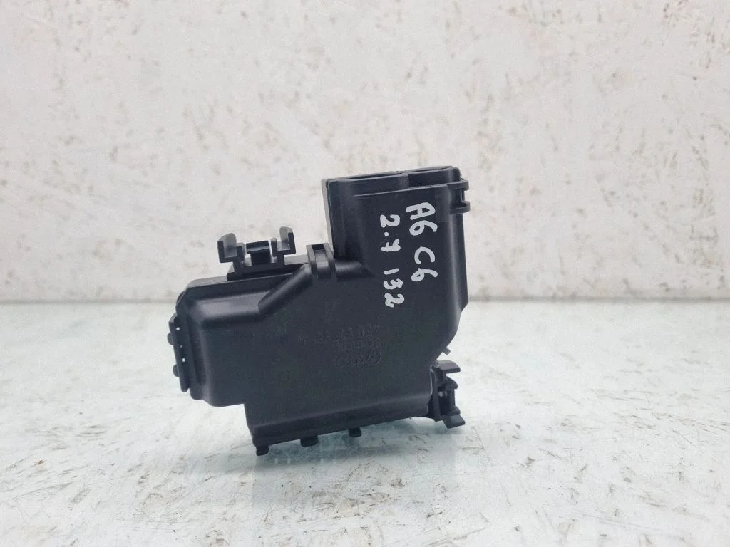 Plussjuhtmete ühendussõlm – Audi A6 Allroad C6 (2006-2011)