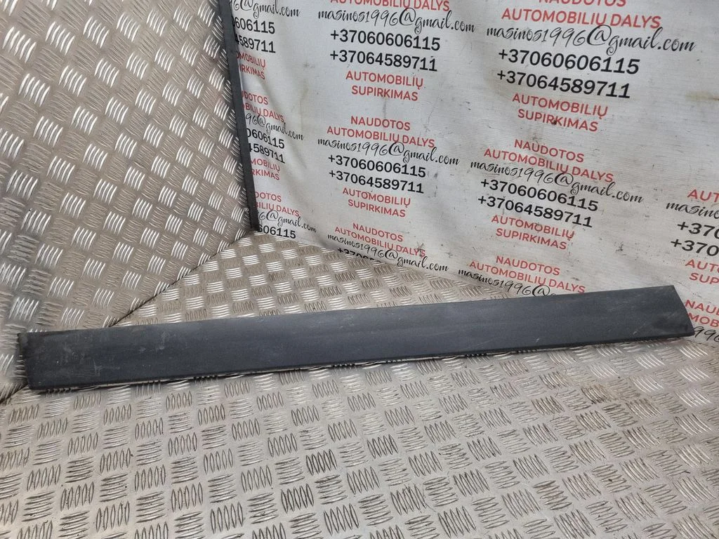 Esiukse liist (mold) 3B0854939B