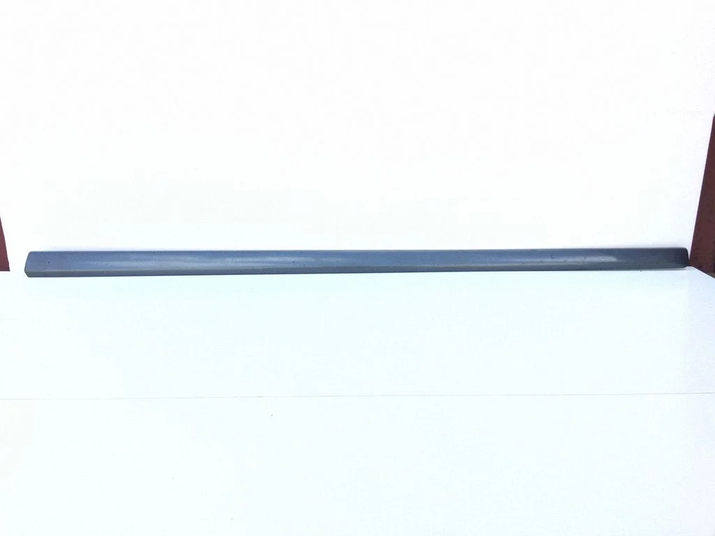 Esiukse liist (mold) – Audi A4 S4 B6 8E 8H (2001-2005)
