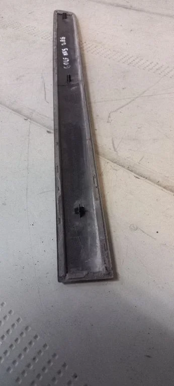 Rear door trim (molding) 2K4853754