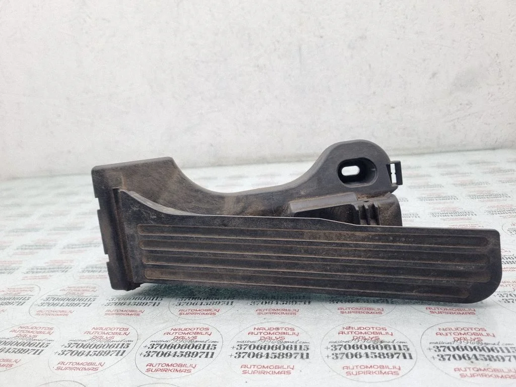 Accelerator throttle pedal – Volkswagen Touran I (2003-2010)