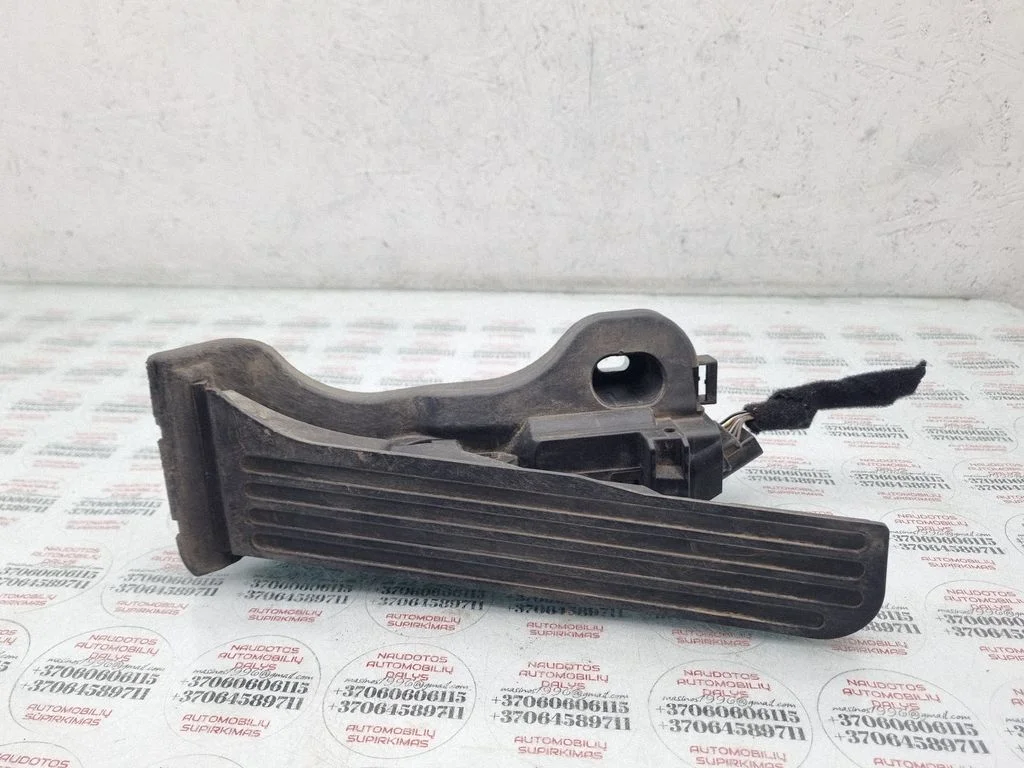 Accelerator throttle pedal 1K1721503L
