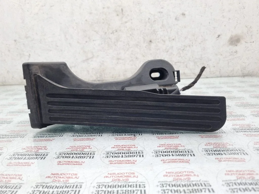 Accelerator throttle pedal – Volkswagen Touran I (2003-2010)