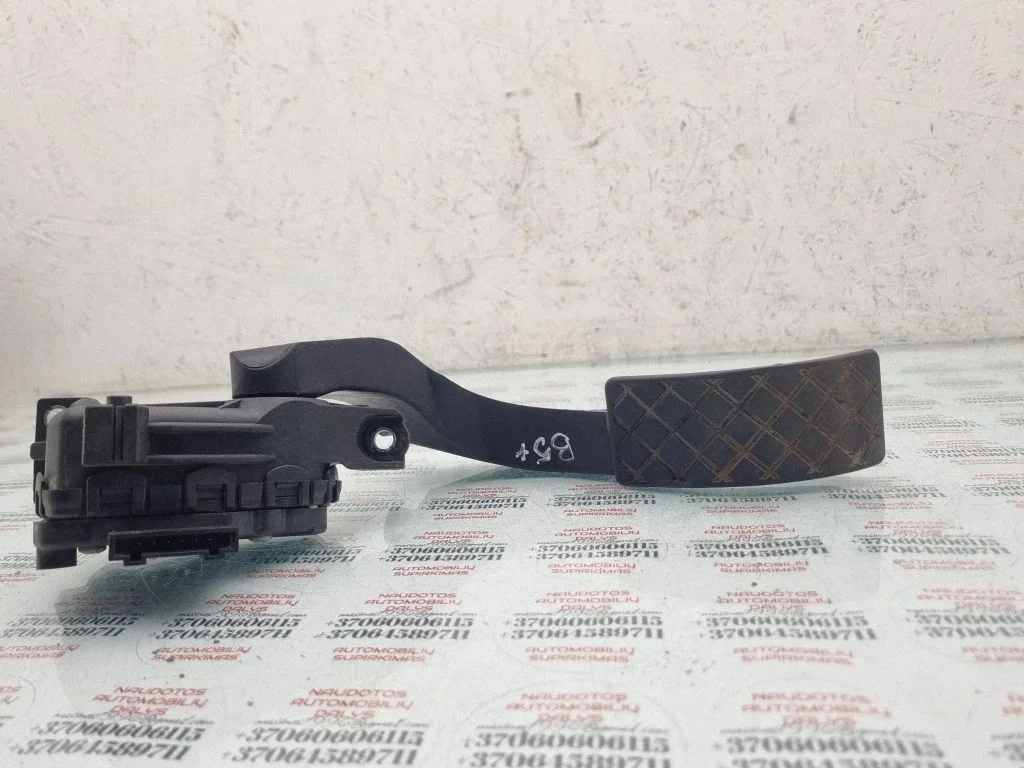 Accelerator throttle pedal 8D1721523F