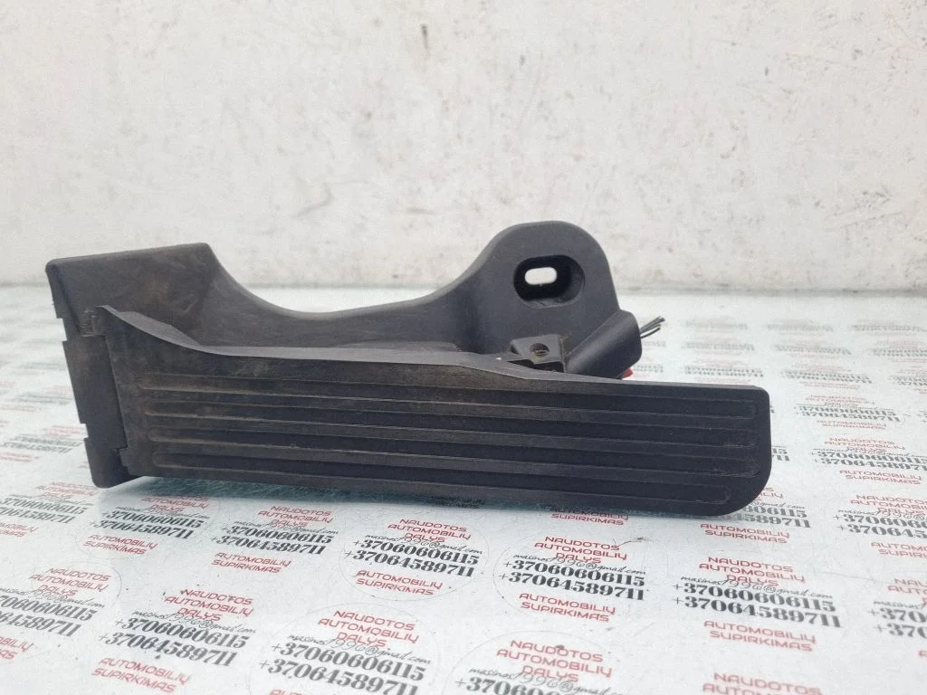 Accelerator throttle pedal – Volkswagen Touran II (2010-2016)