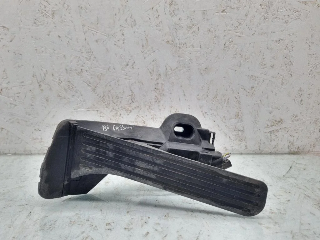 Accelerator throttle pedal 1K2721503M