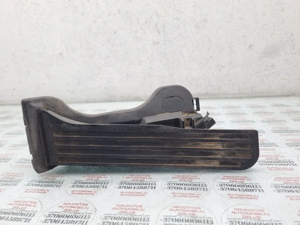 Accelerator throttle pedal 1K1721503P