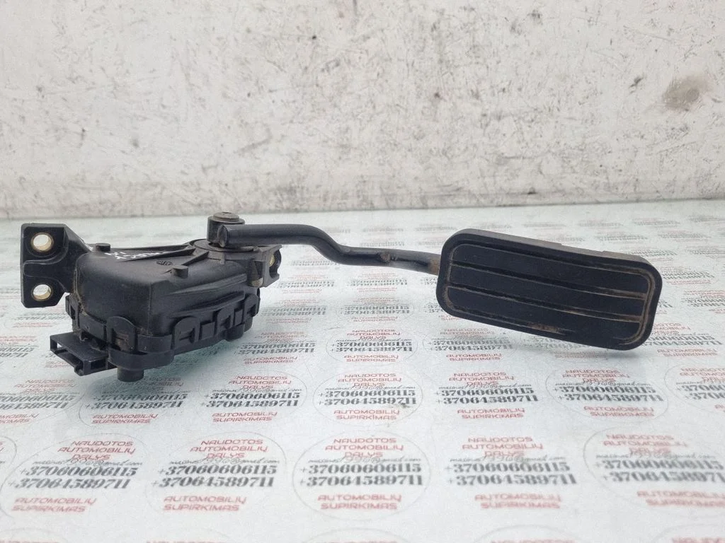 Accelerator throttle pedal – Ford Galaxy (1995-2000)