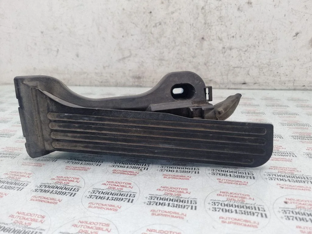 Pedał gazu 1K1721503L
