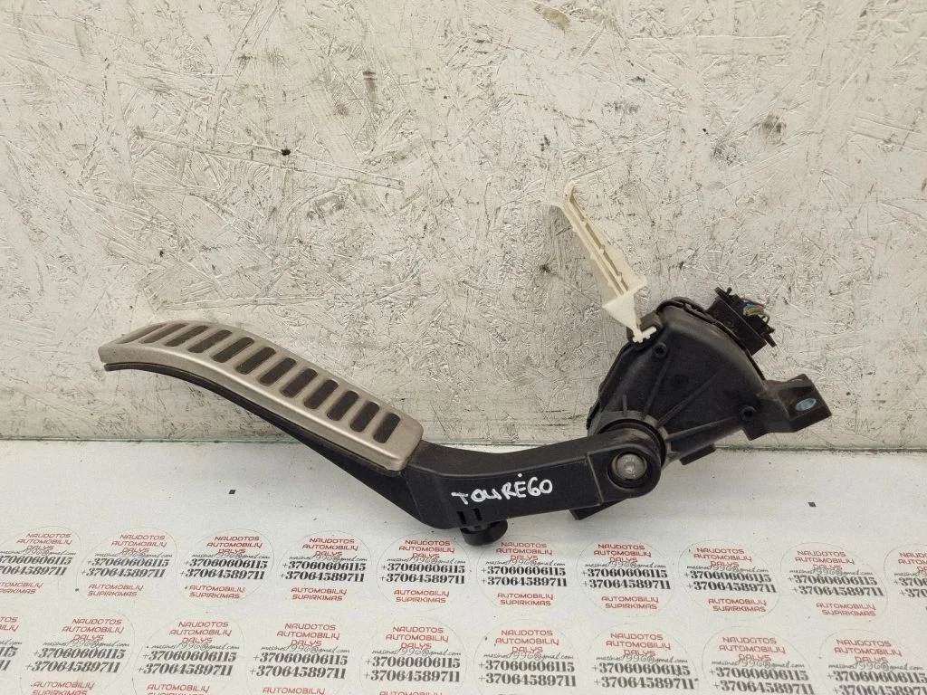 Accelerator throttle pedal – Volkswagen Touareg I (2002-2010)