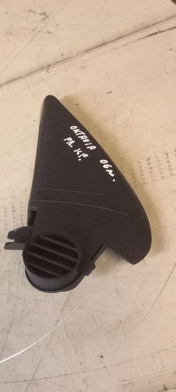Välispeegli plastkate – Skoda Octavia Mk2 (1Z) (2004-2013)