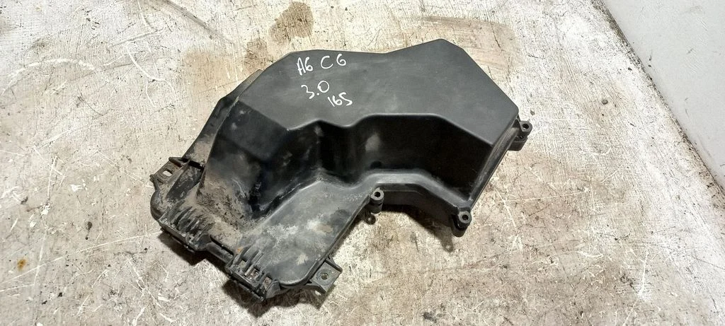 Skrzynka bezpieczników (komplet) – Audi A6 Allroad C6 (2006-2011)