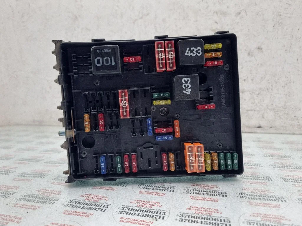 Fuse module – Volkswagen Touran I (2003-2010)