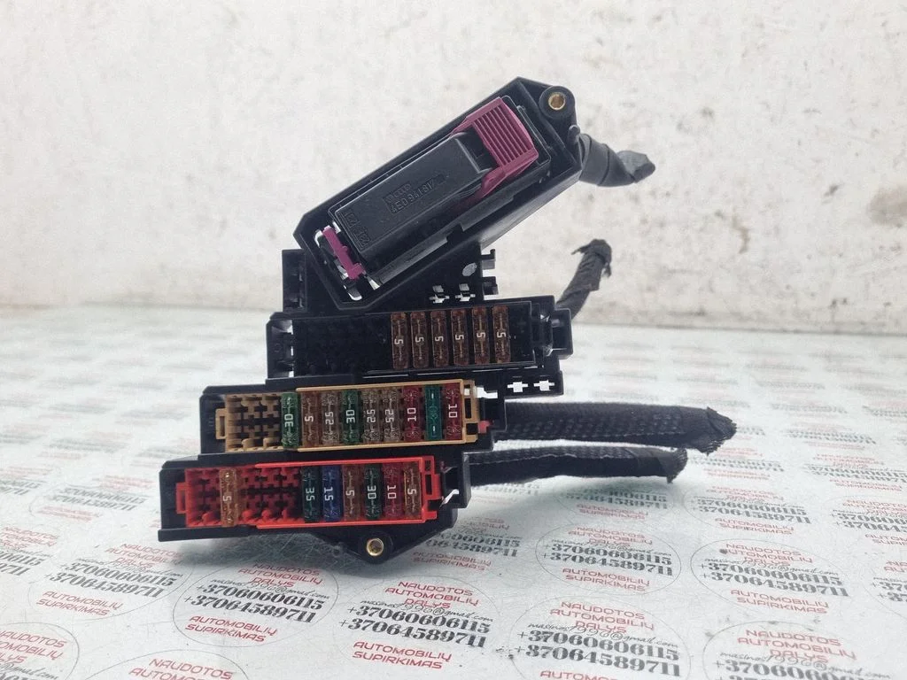 Fuse module – Audi Q7 4L (2005-2015)