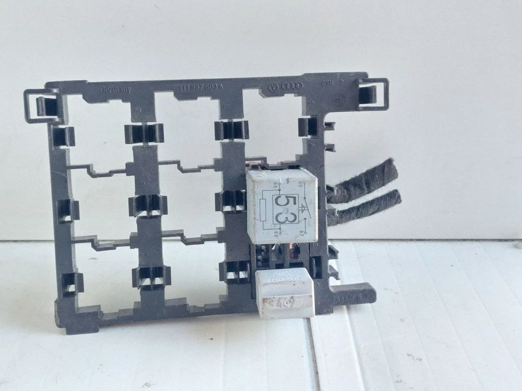 Fuse module – Volkswagen Touran I (2003-2010)