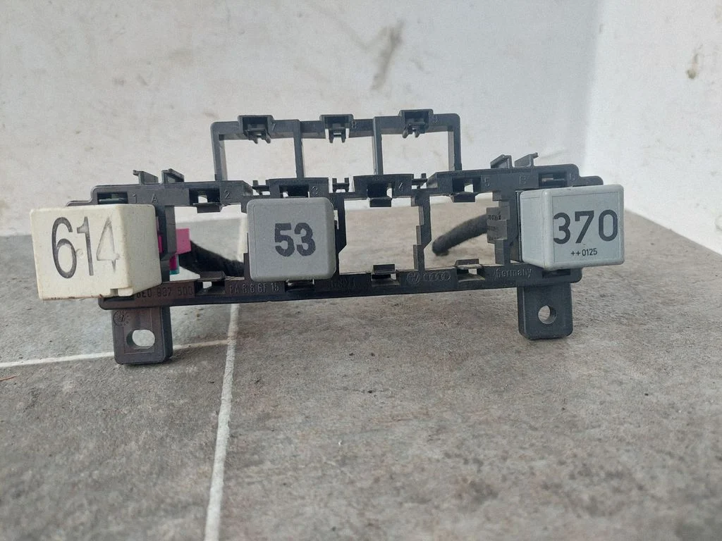 Fuse module – Audi A4 S4 B6 8E 8H (2001-2005)