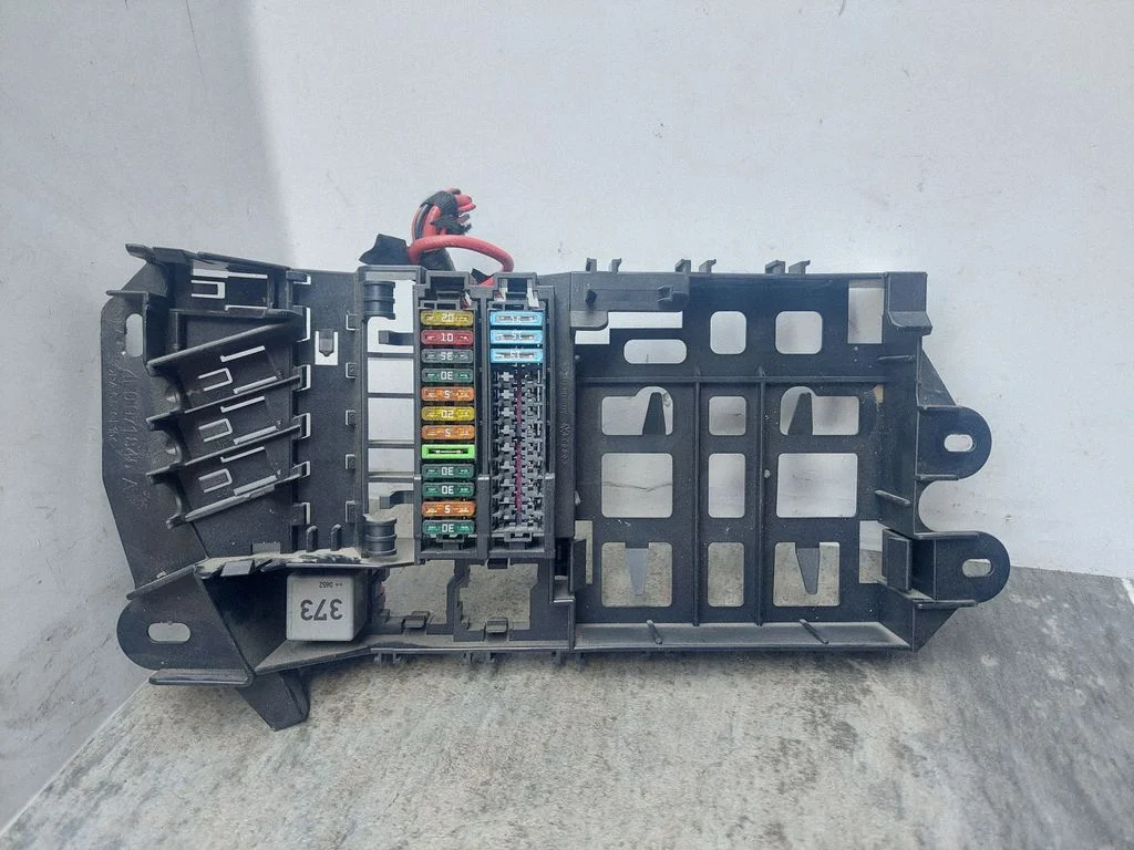 Fuse module – Audi A6 Allroad C6 (2006-2011)