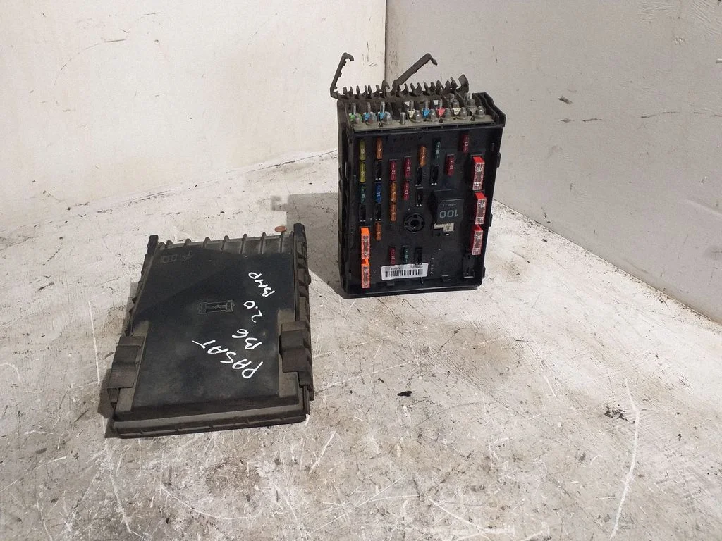 Fuse module – Volkswagen Passat CC (2008-2016)
