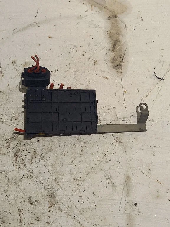 Fuse module – Volkswagen Golf IV (1998-2005)