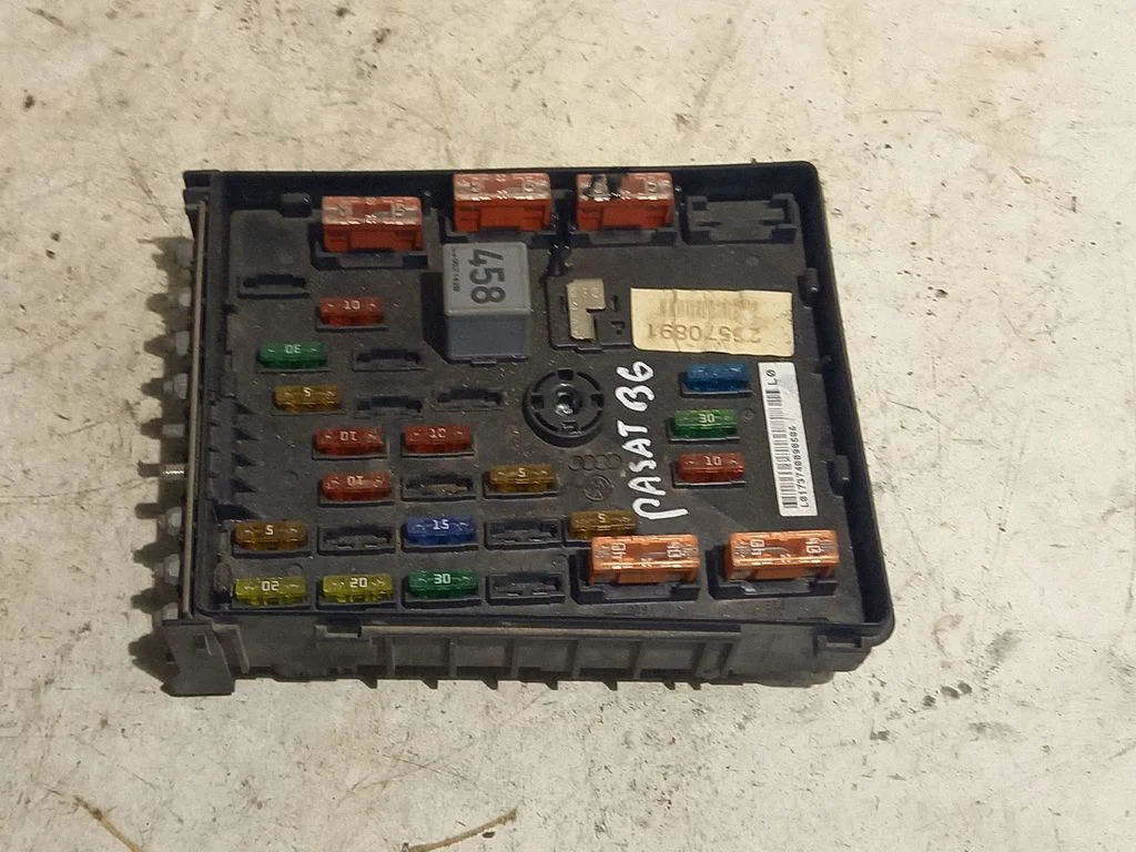 Fuse module – Volkswagen Passat CC (2008-2016)