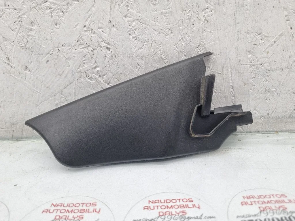 Cita salona detaļa 3R0857506B
