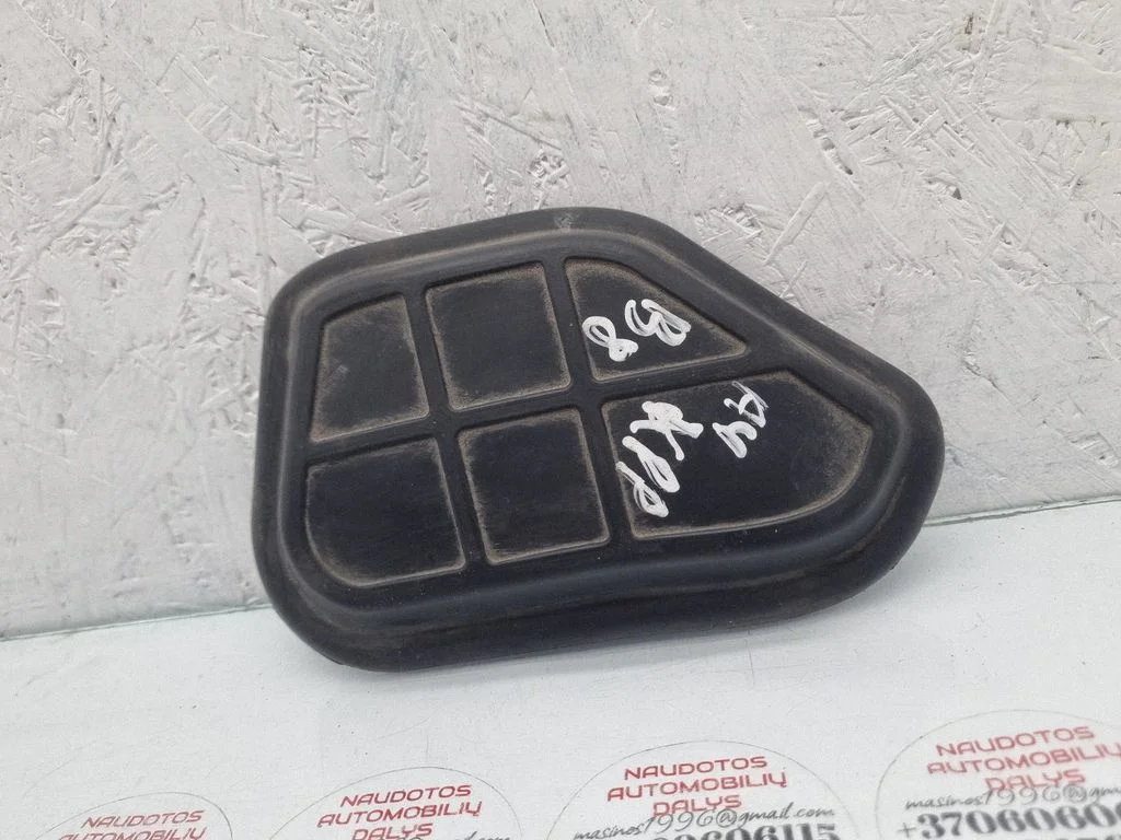 Pozostałe części komory silnika 8K0803593
