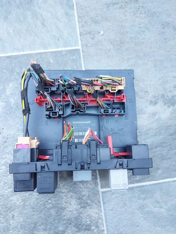 Comfort/convenience module 1K0937049T