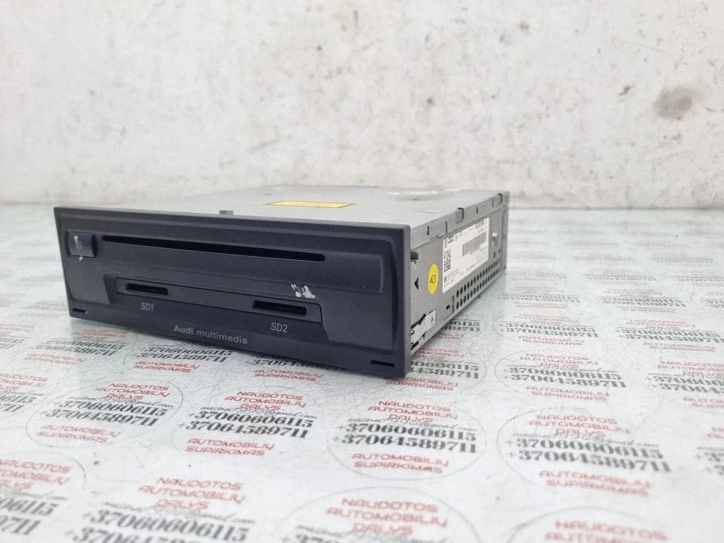 Radio/CD/DVD atskaņotājs/navigācija 4E0035666