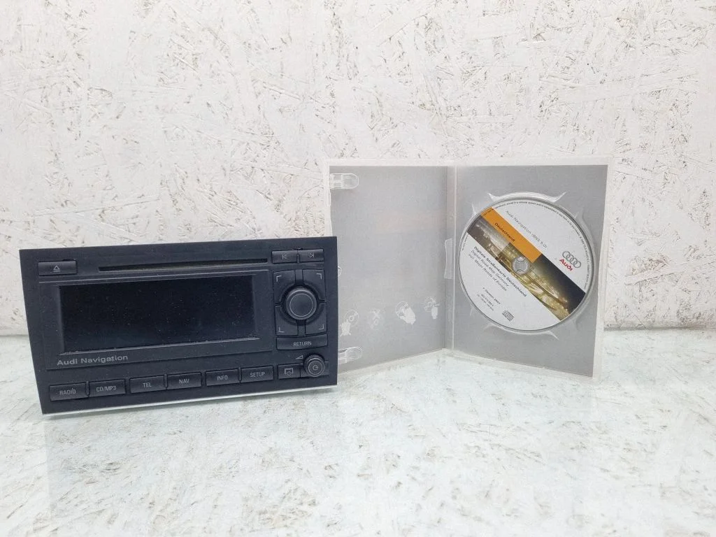 Radio/CD/DVD/GPS head unit 8E0035192S