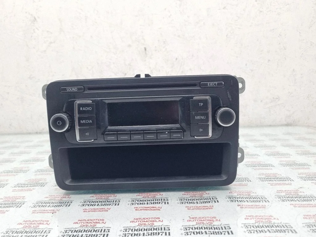 Radio/CD/DVD/GPS head unit – Volkswagen Touran II (2010-2016)