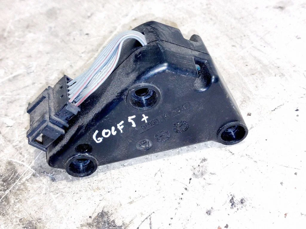 Sound amplifier – Volkswagen Golf Plus (2005-2013)