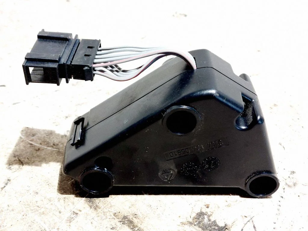 Sound amplifier – Volkswagen Golf Plus (2005-2013)