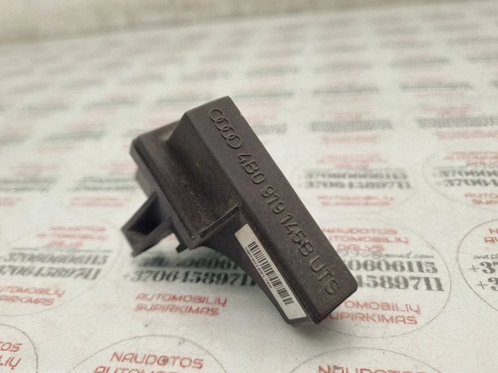 Aerial antenna amplifier – Audi A4 Allroad B8 (2008-2016)