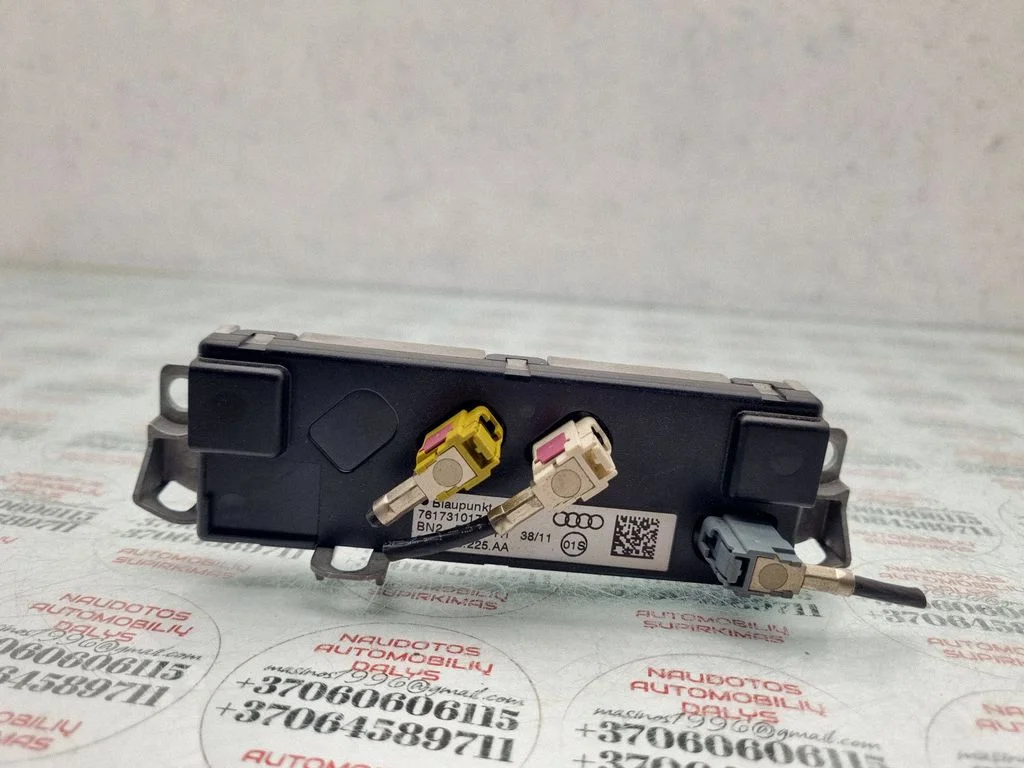 Antenas pastiprinātājs 8K5035225AA