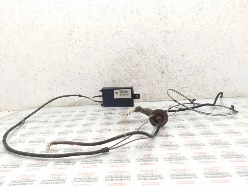 Wzmacniacz antenowy 7L6035507J