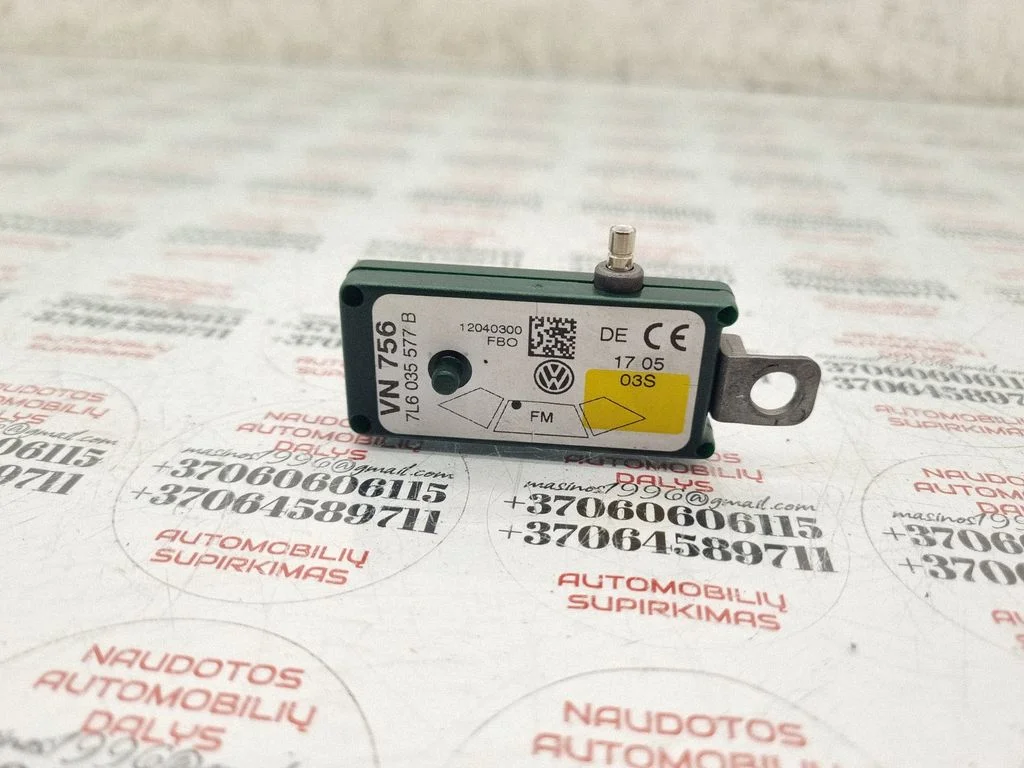 Aerial antenna amplifier – Volkswagen Touareg I (2002-2010)