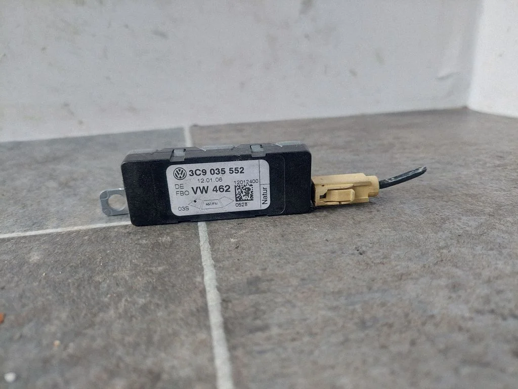 Antenas pastiprinātājs 3C9035552