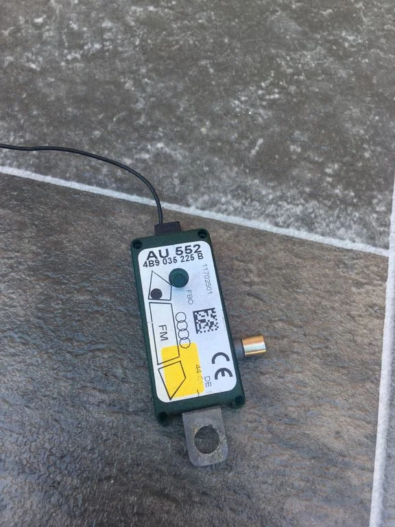 Aerial antenna amplifier 4B9035225B