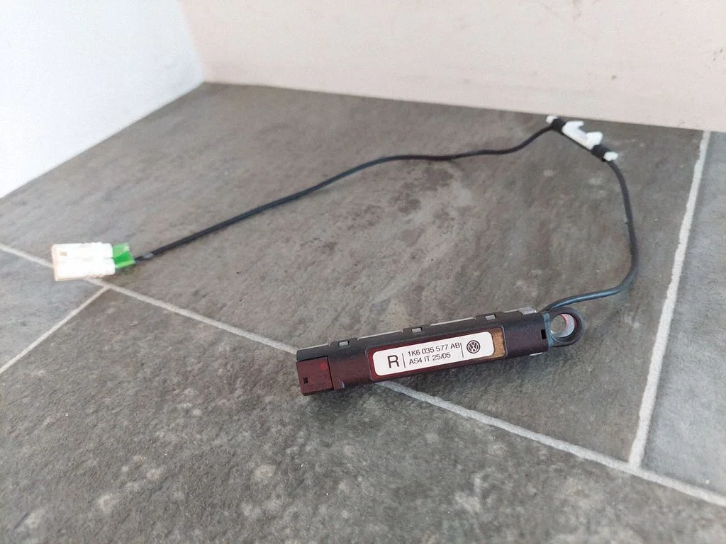 Antenas pastiprinātājs 1K6035577AB