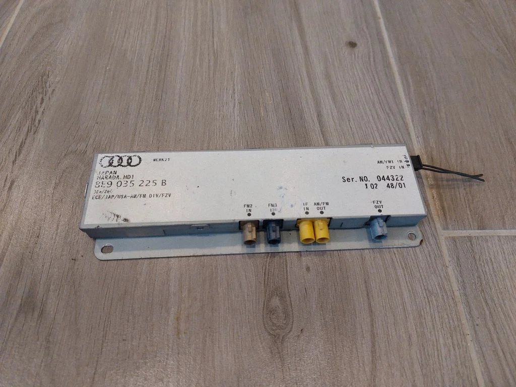 Antenni võimendi 8E9035225B