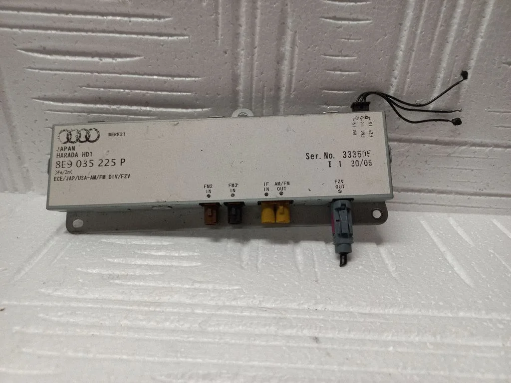 Antenni võimendi 8E9035225P