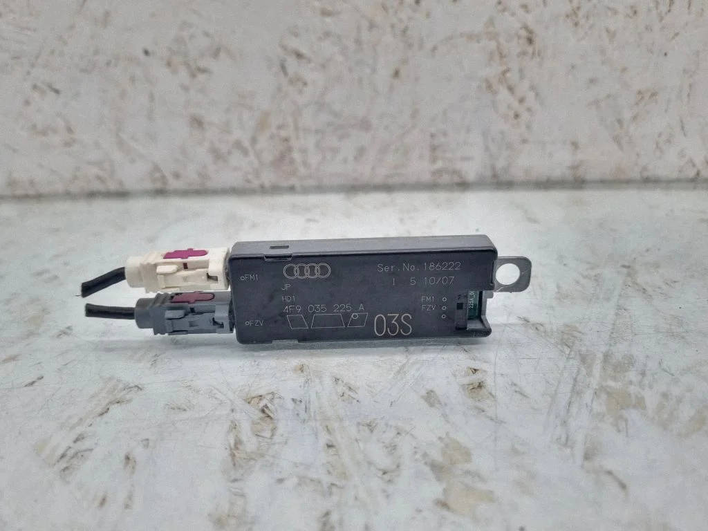 Antenni võimendi 4F9035225A