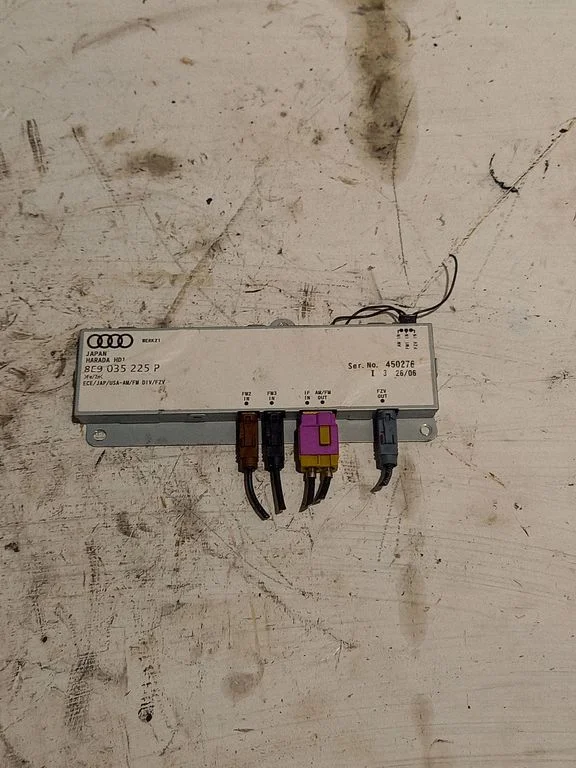 Aerial antenna amplifier 8E9035225P