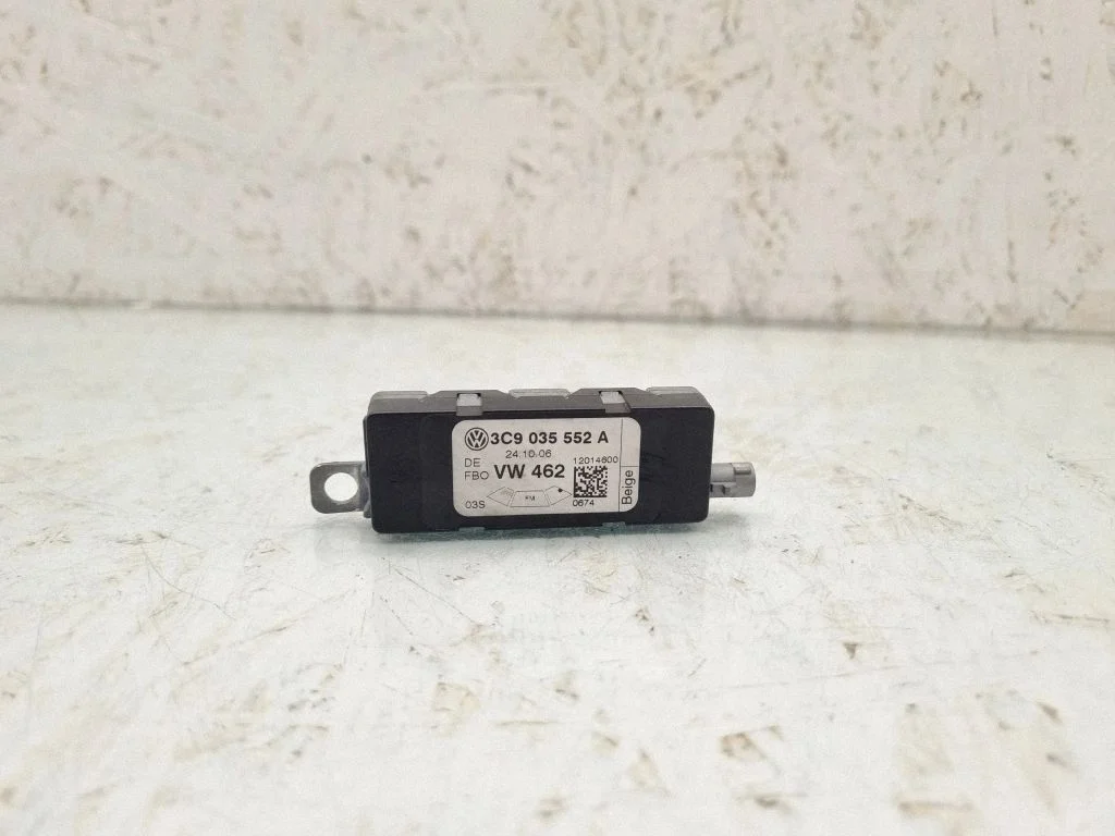 Aerial antenna amplifier – Volkswagen Passat B6 (2005-2010)