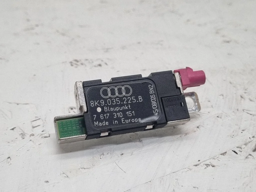 Wzmacniacz antenowy – Audi A4 Allroad B8 (2008-2016)