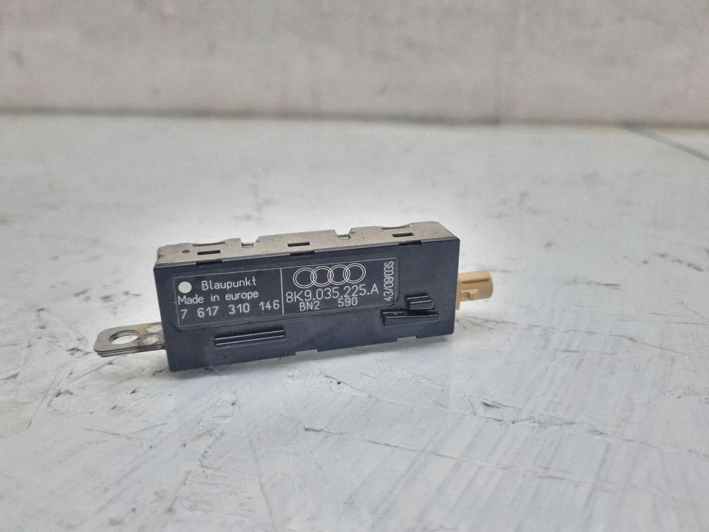 Wzmacniacz antenowy – Audi A4 Allroad B8 (2008-2016)