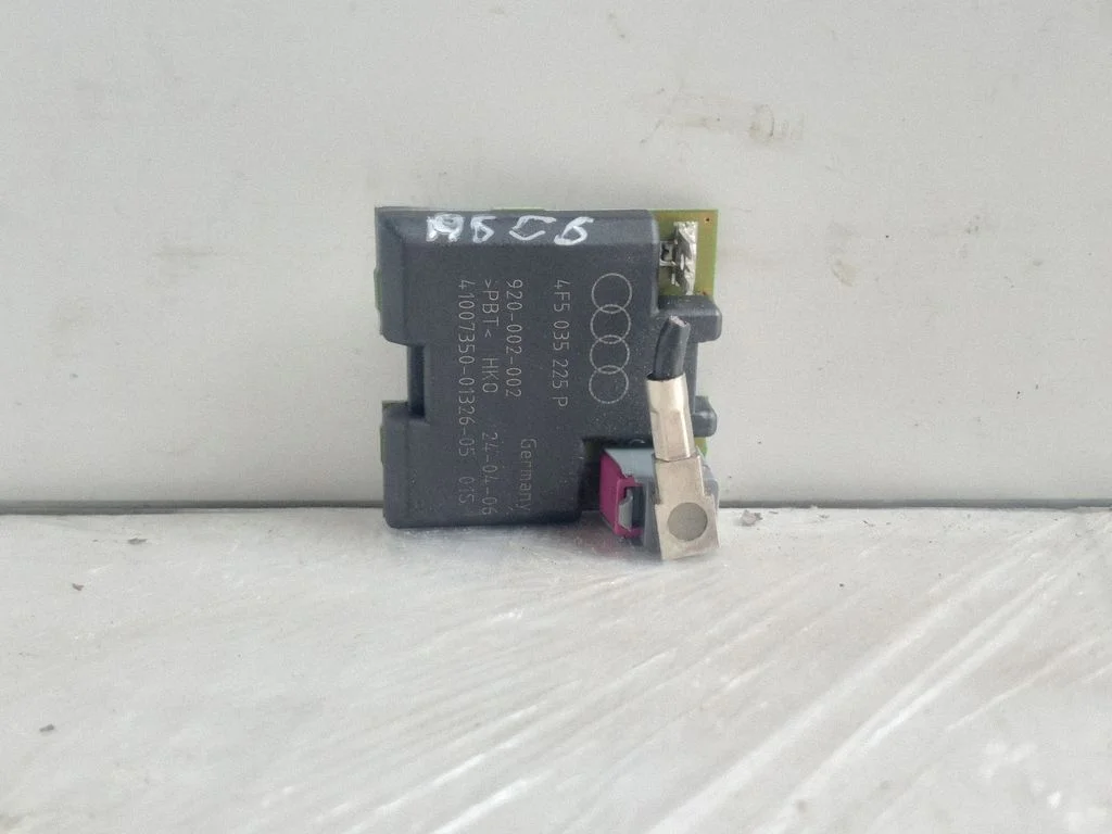 Aerial antenna amplifier – Audi A6 Allroad C6 (2006-2011)