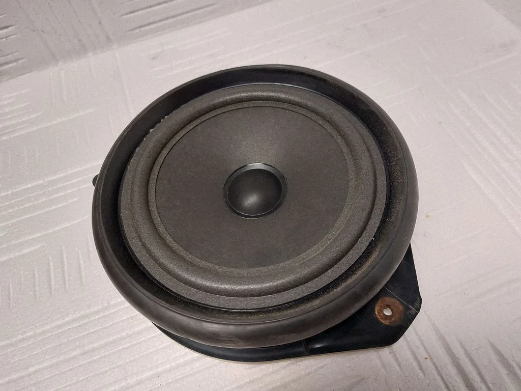 Front door speaker 2752503145