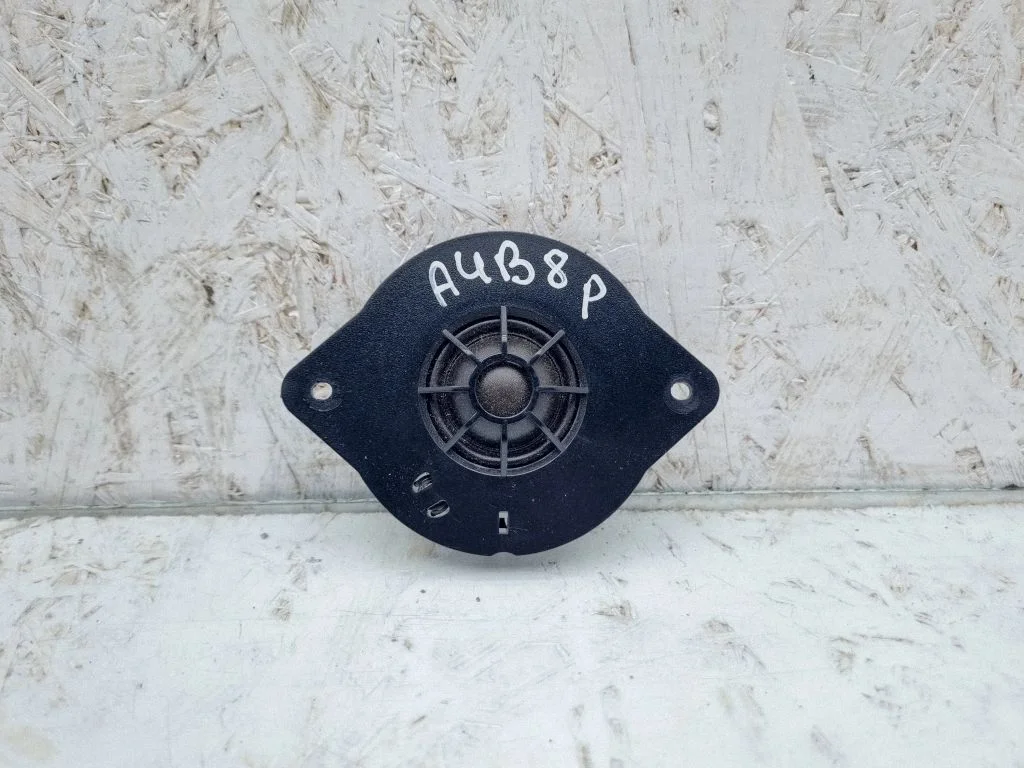 Panel speaker – Audi A4 Allroad B8 (2008-2016)