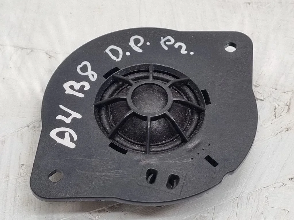 Panel speaker – Audi A4 Allroad B8 (2008-2016)